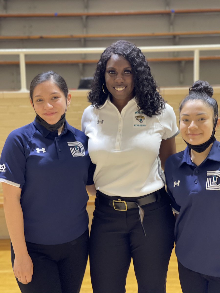 AthleticsMolina's tweet image. Shout out to Ruth Perez 
Alejandra Bravo for being honored today for Dallas ISD inaugural Leaders in Training program. Thanks to coach Johnson for over seeing and to Dr Salinas, Dr Sheffield, and MT Tyeskie for bringing this program to Dallas ISD @dallasschools @dallasathletics