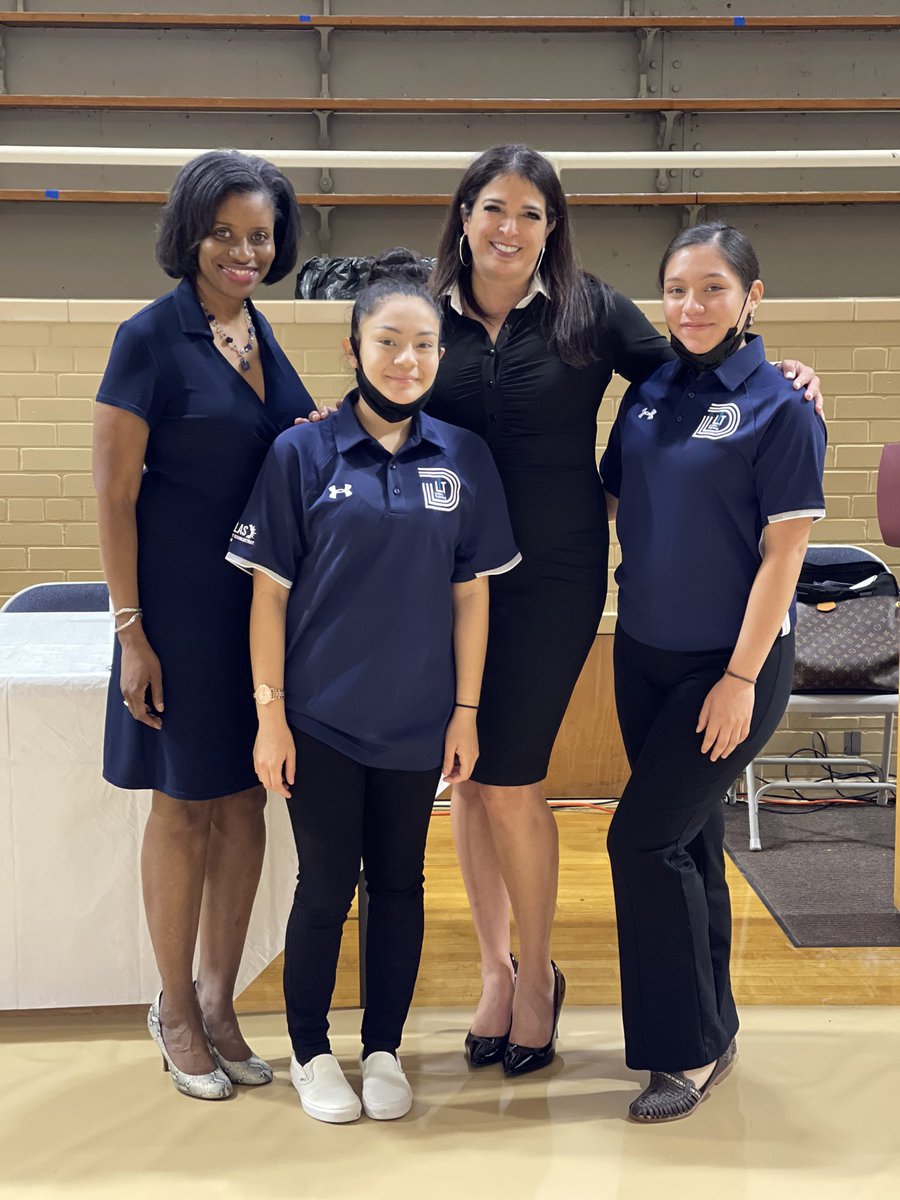 AthleticsMolina's tweet image. Shout out to Ruth Perez 
Alejandra Bravo for being honored today for Dallas ISD inaugural Leaders in Training program. Thanks to coach Johnson for over seeing and to Dr Salinas, Dr Sheffield, and MT Tyeskie for bringing this program to Dallas ISD @dallasschools @dallasathletics