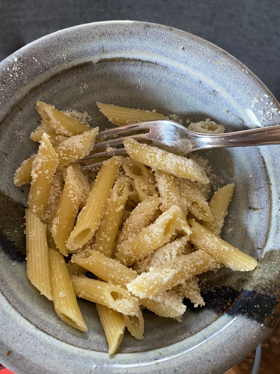 Luciaonearth's tweet photo. hey guys happy eat a bowl of Rigatoni pasta day!
I didn’t have any rigatoni but I cheated and had penne twice instead😛👍🏼🍝 #eatabowlofrigatoni #May24 #eatabowlofrigatonipasta #rigatoniday #rigatoni https://t.co/DNdeLWBygY