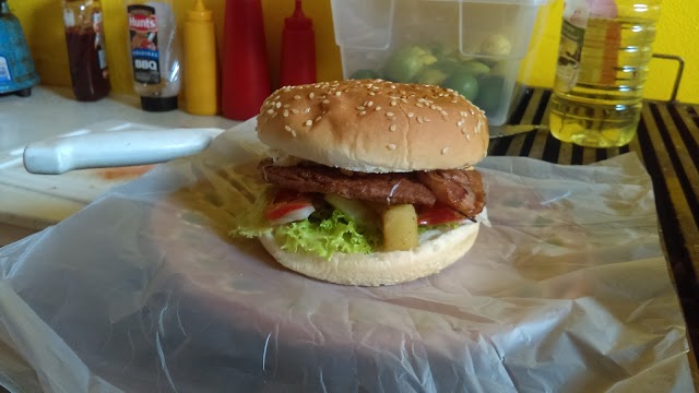 _restaurant_bot's tweet image. bada bing; Heroes de Chapultepec 128, Melchor Ocampo, 54880 Melchor Ocampo, Méx., Mexico google.com/maps/place/?q=…