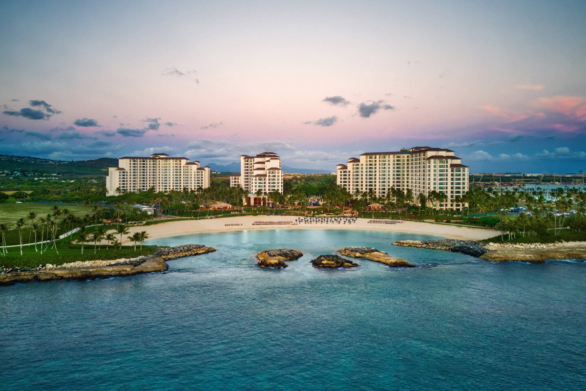 lhuang911's tweet photo. Summer vacation in #Hawaii! 8/6 – 8/11 at the premium Marriott's Ko Olina Beach Club on pristine beaches in Oahu, next to the Disney Aulani, 30 mins from Honolulu. Check out this exceptional 5-star rated VRBO deal - 2BR/2BA, Sleeps 8 at:
https://t.co/kp95Bw9UeR https://t.co/MuhsQLaljR