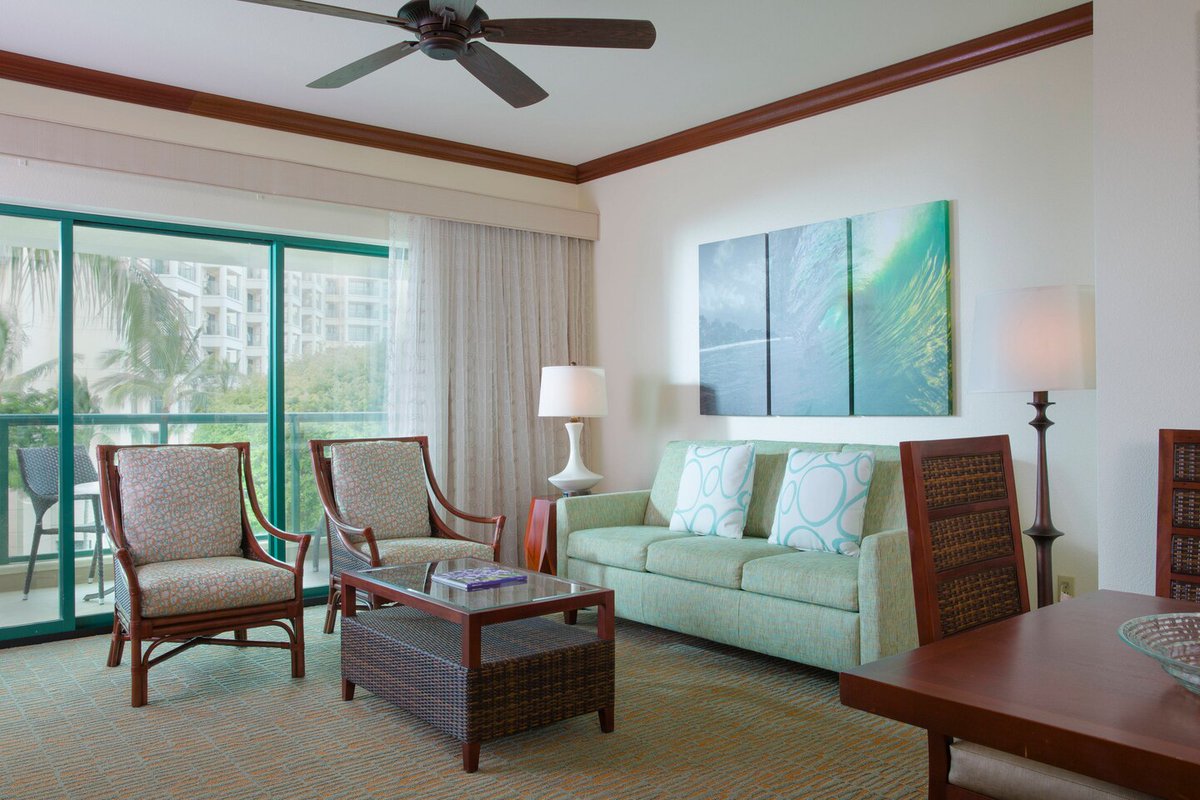 lhuang911's tweet photo. Summer vacation in #Hawaii! 8/6 – 8/11 at the premium Marriott's Ko Olina Beach Club on pristine beaches in Oahu, next to the Disney Aulani, 30 mins from Honolulu. Check out this exceptional 5-star rated VRBO deal - 2BR/2BA, Sleeps 8 at:
https://t.co/kp95Bw9UeR https://t.co/MuhsQLaljR