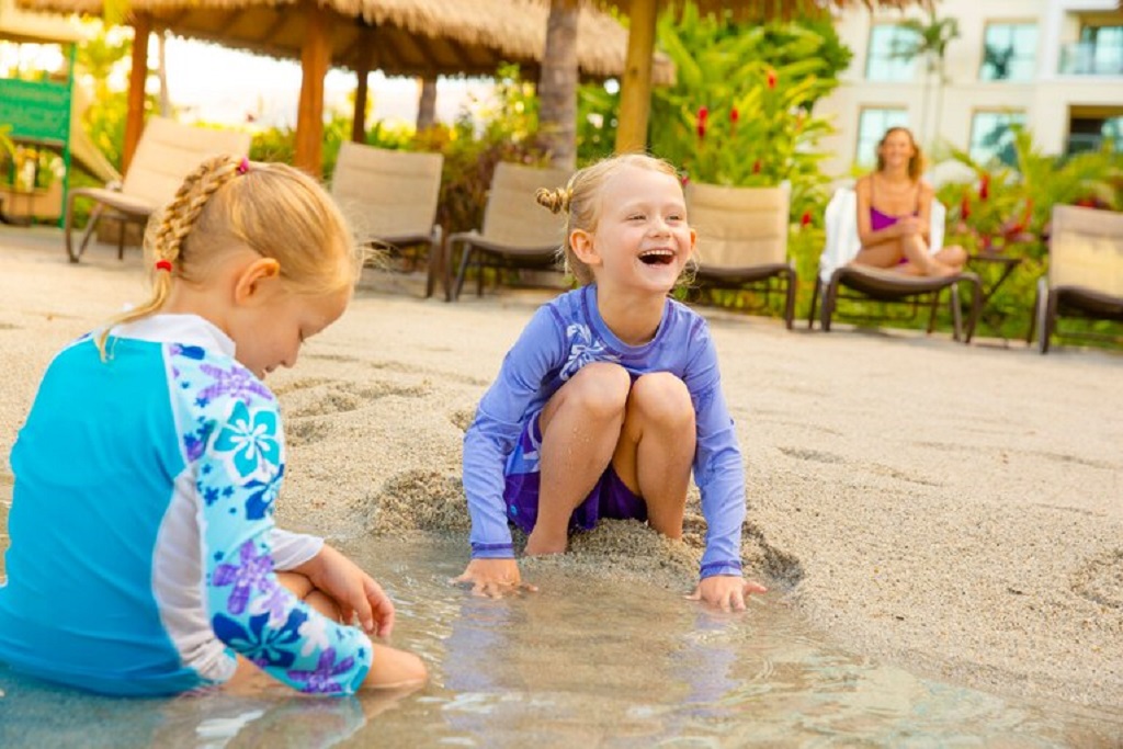 lhuang911's tweet photo. Summer vacation in #Hawaii! 8/6 – 8/11 at the premium Marriott's Ko Olina Beach Club on pristine beaches in Oahu, next to the Disney Aulani, 30 mins from Honolulu. Check out this exceptional 5-star rated VRBO deal - 2BR/2BA, Sleeps 8 at:
https://t.co/kp95Bw9UeR https://t.co/MuhsQLaljR