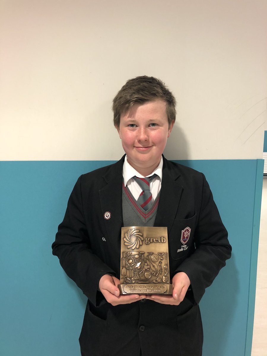 ClaregalwayColl's tweet photo. Congratulations to our @GRETBOfficial award winners in Sport 5th yr @EmmaSlevin2 #innovation Michael Gilmore 2nd yr and #leadership 6th yr Sean Connaire #bród https://t.co/1qyRBMQMNS