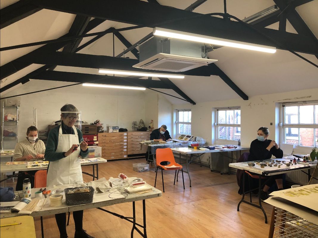 Need a career change or eager to start a new adventure?
Deadline for enrolment on our year-long programmes; Art Intensive, Intro to Arts &amp; Wellbeing, and Post-Graduate - Creative Practice, is fast approaching. Apply today!
artpocket.co.uk/year-programme…
#MakeThinkDo #ChooseArt