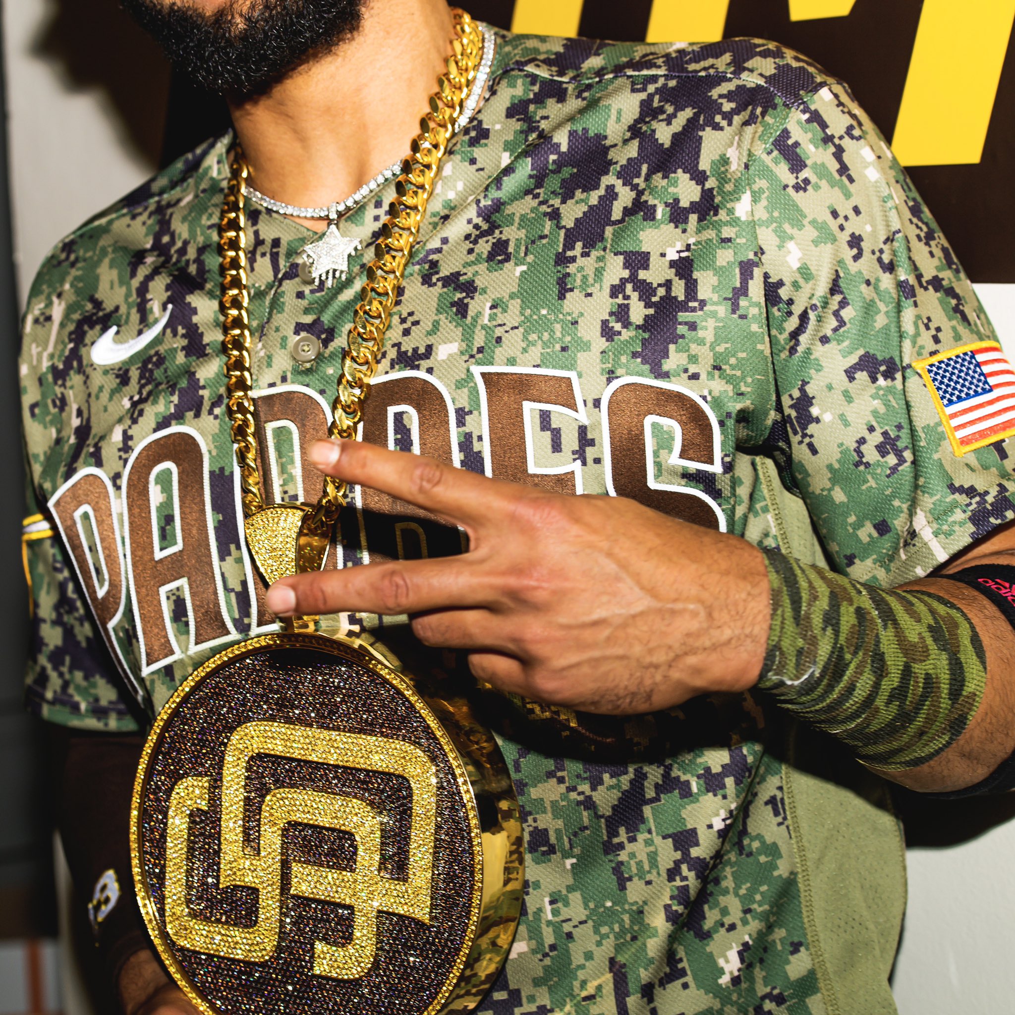 E2LVpBuVIAA_J8f.jpg:large