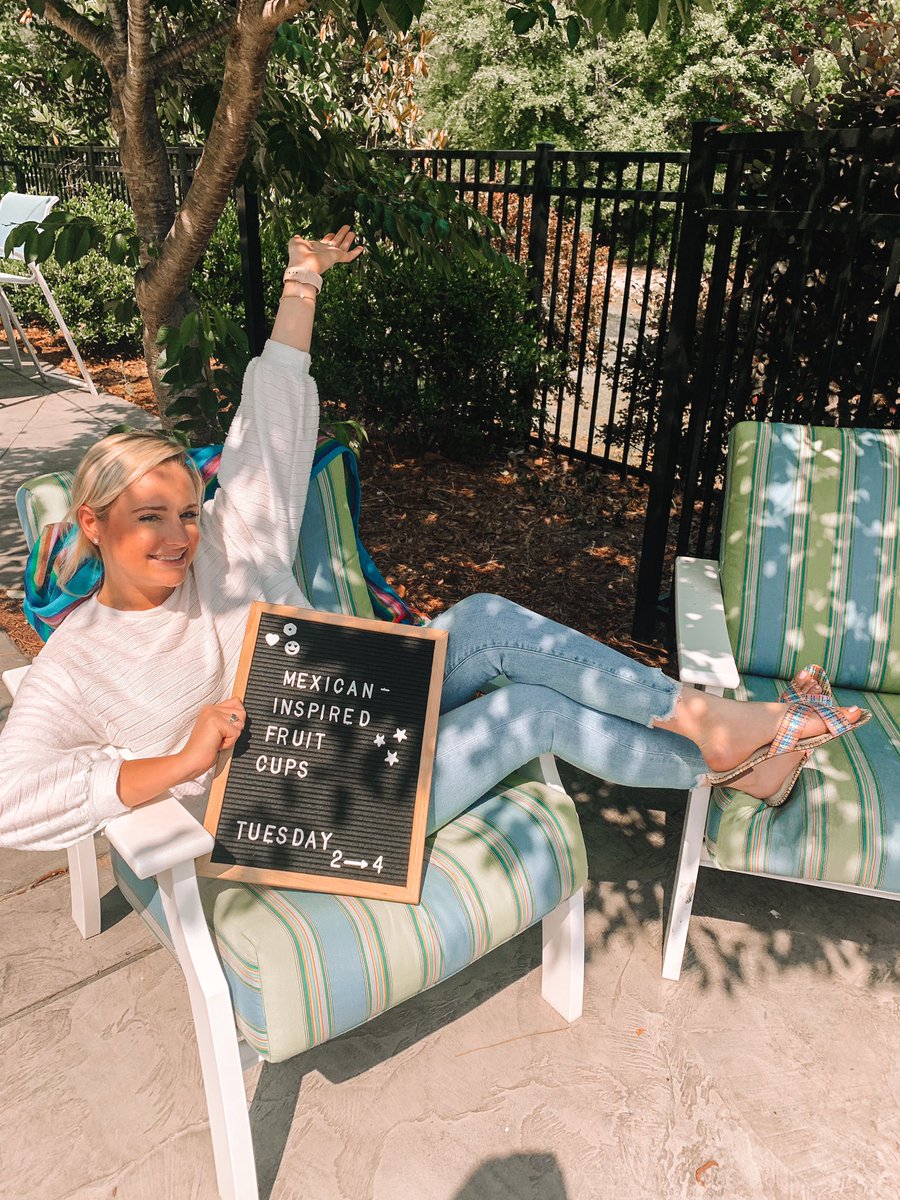Fresh fruit by the pool? Who doesn’t love that?🤭 Join us tomorrow at our event starting at 2 pm! We will have cups full of sliced juicy fruit topped with our favorite tangy spice, tajin💥 #ilmstudents #ilmstudentliving #event #offcampushousing
