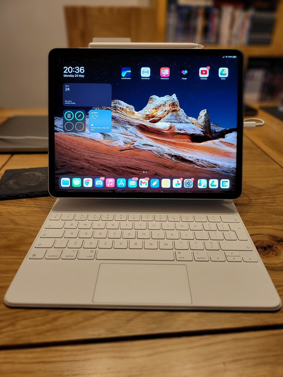 In2TheTechWorld's tweet photo. Just gotta get it how you like it. 

#iPad #iPadPro #iPadPro2021 #MagicKeyboard #Apple https://t.co/VIIYstYrrT