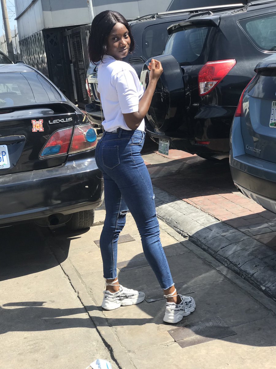 BbFathia1's tweet photo. Nothing is more beautiful than a Big girl confident in her skin🥰❤️ #lagos #Davido #wizkid #abuja #ibadan #NYSC ready to make friends🥂 https://t.co/e59gB1jETy