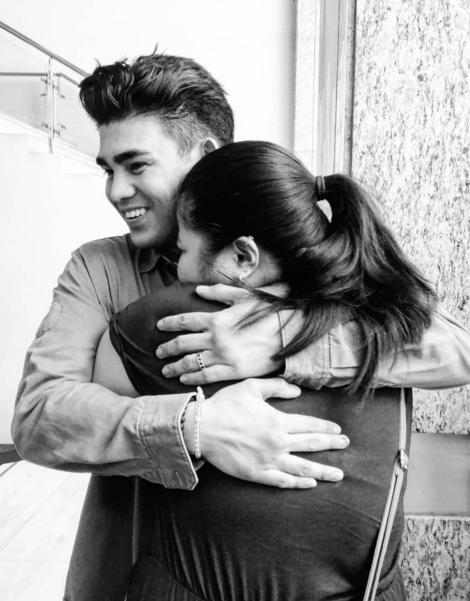 InigoDPascual's tweet photo. Di pa kita nahuhug uli :( 
You were the sweetest mom to your kids! 
I cant imagine Loveties/Fam without you :( 
This breaks my heart…

Tatlo na kayo dyan nila Arnie and Ate Jannery!
I love you @kryzeldaaaa  thanks for everything! I will forever miss you. https://t.co/GediN3UQC3