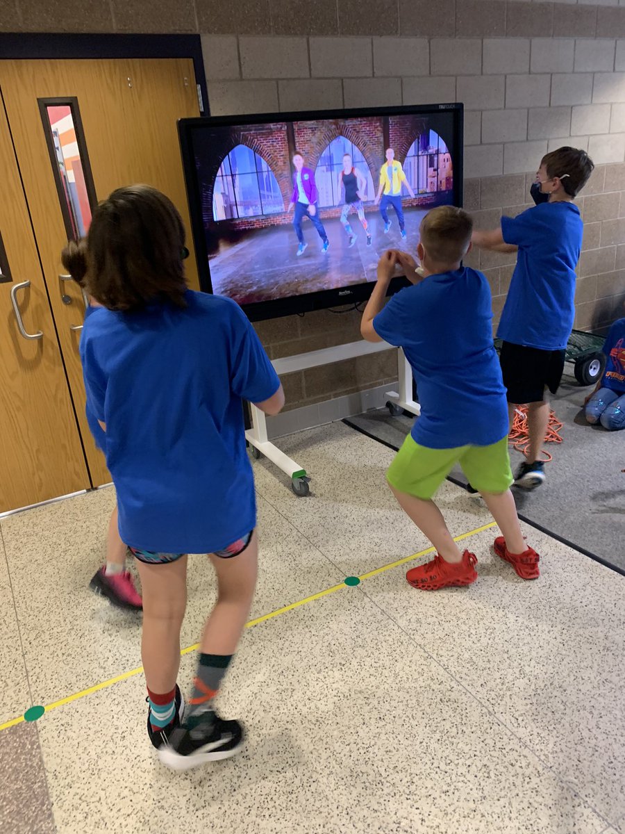 MrBennettCCE's tweet photo. Thank you @JalayneRinewalt for an amazing Field Day @CastlemanCreek!! https://t.co/CQSDfLnUL5