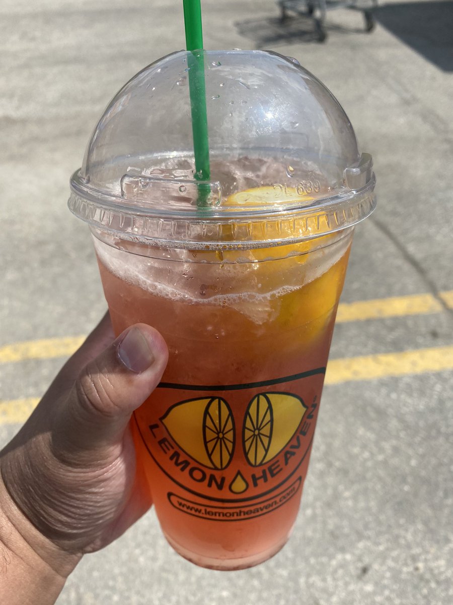 VincentDynamo's tweet photo. When I tell you this hot the spot today.  Hooray for long weekend food truck excursions.  @LemonHeavenMB @BeaverTails #CherryLemonade #Beavertails #PulledPorkPoutine https://t.co/XRKJstLP3b