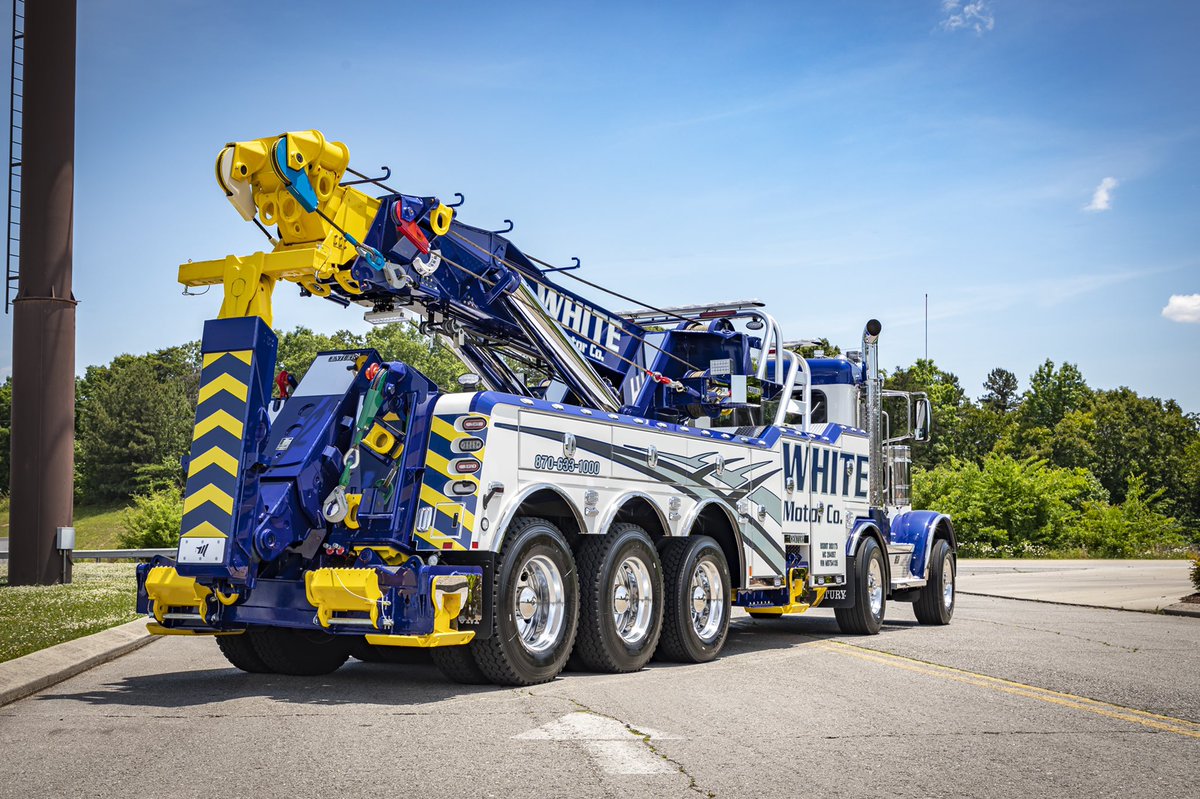millerind's tweet photo. Thanks and congrats to our friends at White Motor Company Towing &amp; Recovery Service in Forrest City, Arkansas with their new Century 1075 on a Peterbilt 389 twin-steer chassis! 💪🏼👊🏼💥 https://t.co/1GFBUOC9UW
