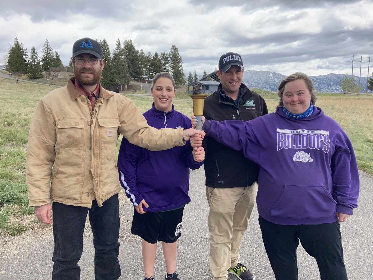 Cold temperatures with high winds can’t stop these athletes! Got to spend sometime today meeting with our Southwestern Montana Special Olympic athletes.

Meet (from left to right) Brian, Jalee, Thad and Heather tonight at 5 on NBCMontana.com ! 
#mtnews