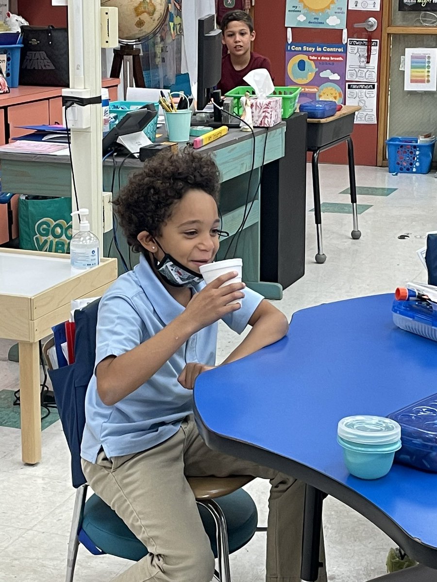 𝙹𝚞𝚕𝚒𝚎 𝙳𝚘𝚜𝚜𝚊𝚗𝚝𝚘𝚜 tweet media