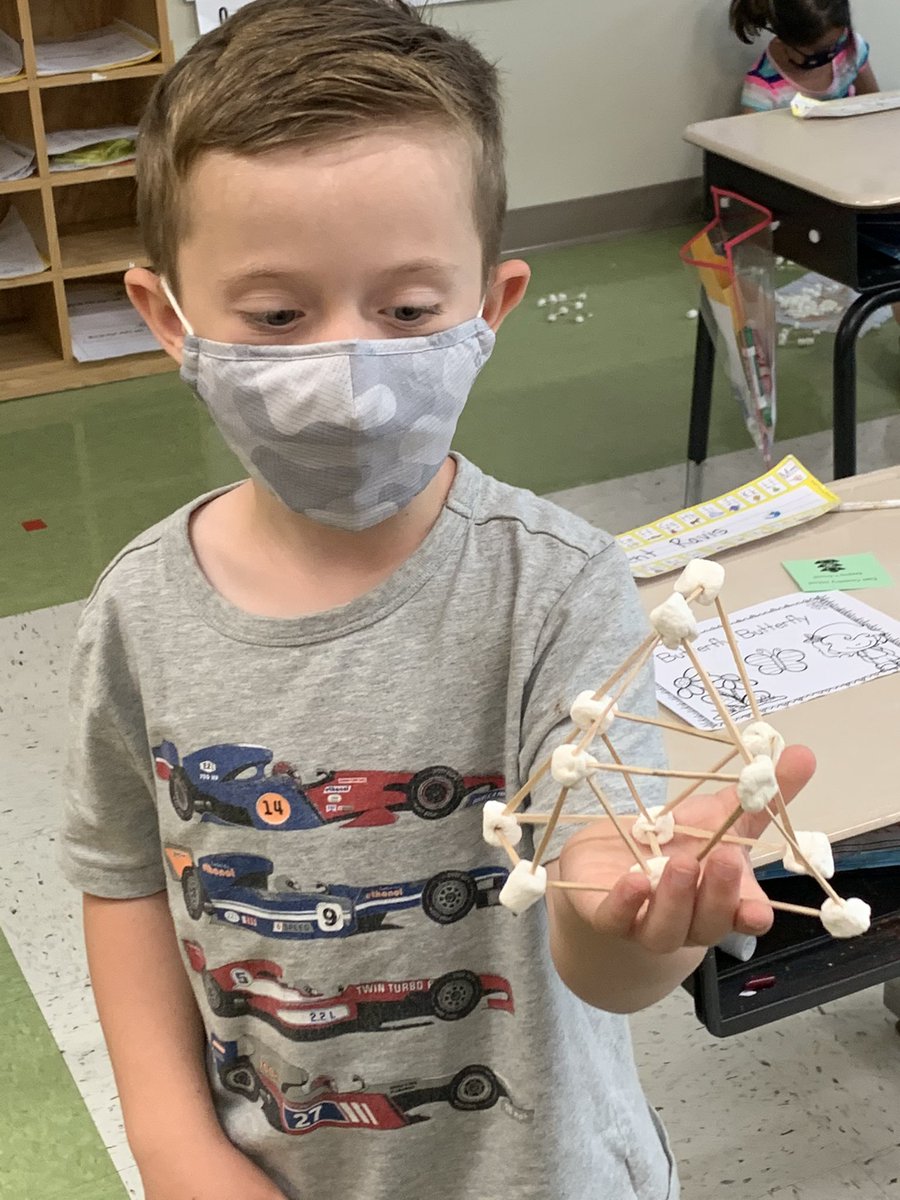 MrsSerfass's tweet photo. Our kindergarten students made 2-D and 3-D shapes in math today! Check out their creations! 🐾#KindergartenIsTheBest #ECstrong @OJRSDEC @OJRSD https://t.co/jQPAWB6u6d