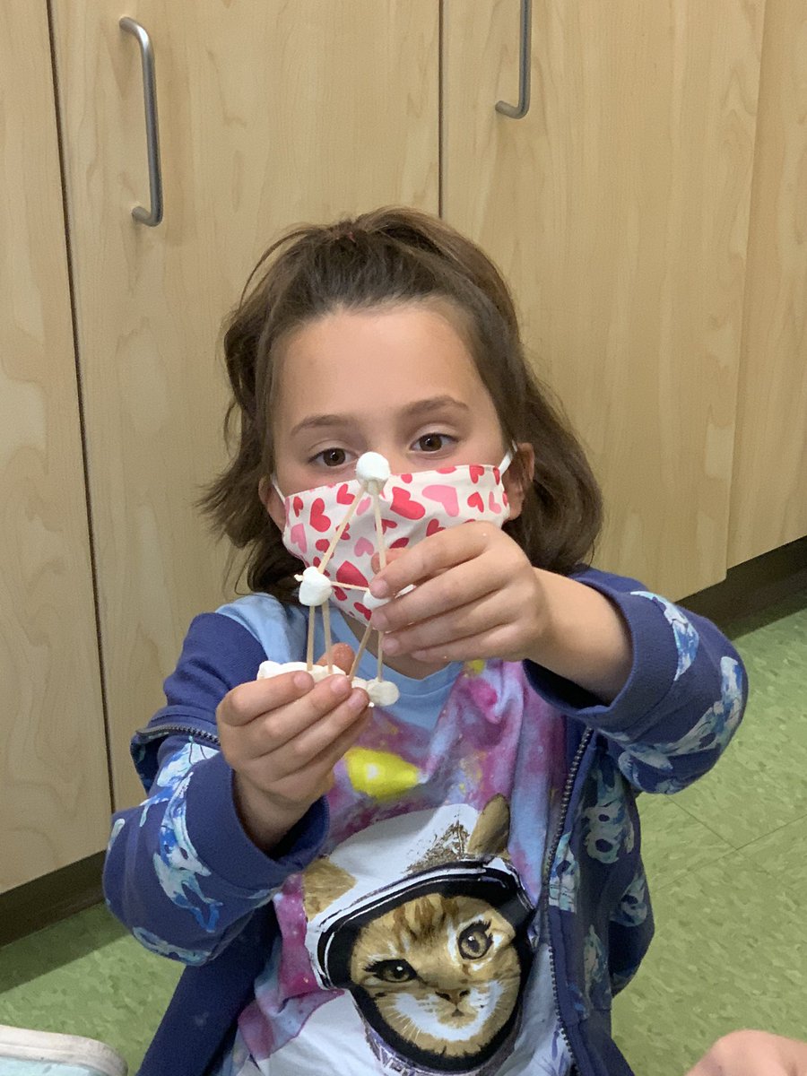 MrsSerfass's tweet photo. Our kindergarten students made 2-D and 3-D shapes in math today! Check out their creations! 🐾#KindergartenIsTheBest #ECstrong @OJRSDEC @OJRSD https://t.co/jQPAWB6u6d