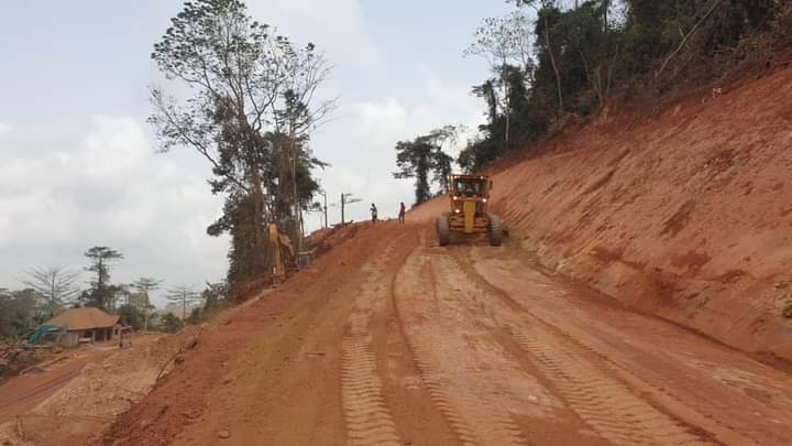 NanaAnsahObofou's tweet photo. Construction of 38.3Kilometers road from Sefwi Benchema Barrier - Sefwi Adjoafua is progressing steadily. May God bless President Nana Addo Dankwa Akufo-Addo.

#ImprovingGhanaRoadNetwork
#akufoaddoisbuildingmore
#akufoaddocares https://t.co/GKTlBS3W1K