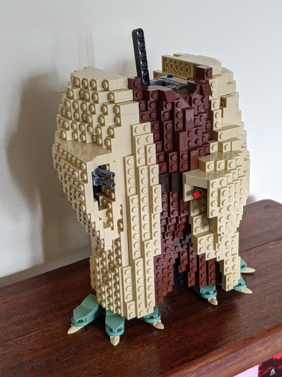 zeetha's tweet photo. Disembodied Yoda is coming along nicely 😂😂 #Lego #starwars #FunWithBricks https://t.co/KHQ9nYG4ts