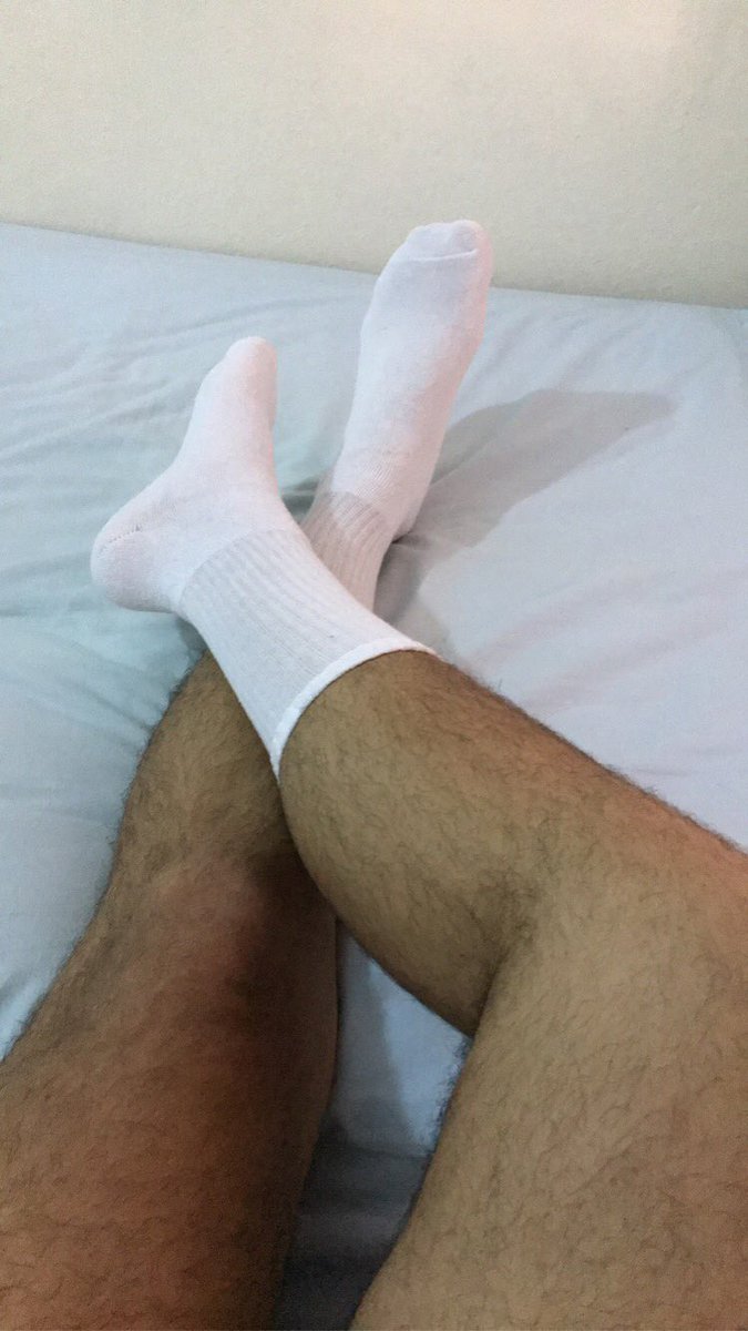 masteroffeet21's tweet photo. ayaklarıma masaj yapacak finansal köle arıyorum https://t.co/rVMLQj9RUJ
