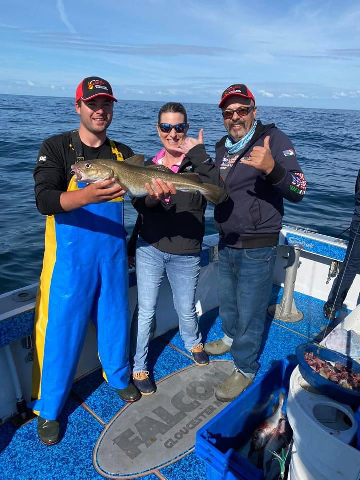 FVHardMerch's tweet photo. Always a great time when @SchaefferOil comes aboard another fun trip in the books  today aboard the #FVFalcon lots of laughs with quality Haddock in the mix! @CaptMarciano @HardMerchJoe 

#TailsUpFalcon #WickedTuna #TailsUp 

Bluefin &amp; Haddock Charters⤵️

https://t.co/t2P8WPjbcd https://t.co/J1Vt5mUjJ0