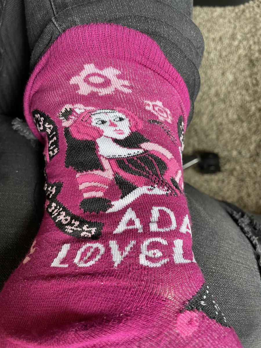 ZettStai's tweet image. Wore my Ada Lovelace socks today for encouragement

#WomenWhoCode #womenintech #firstprogrammer