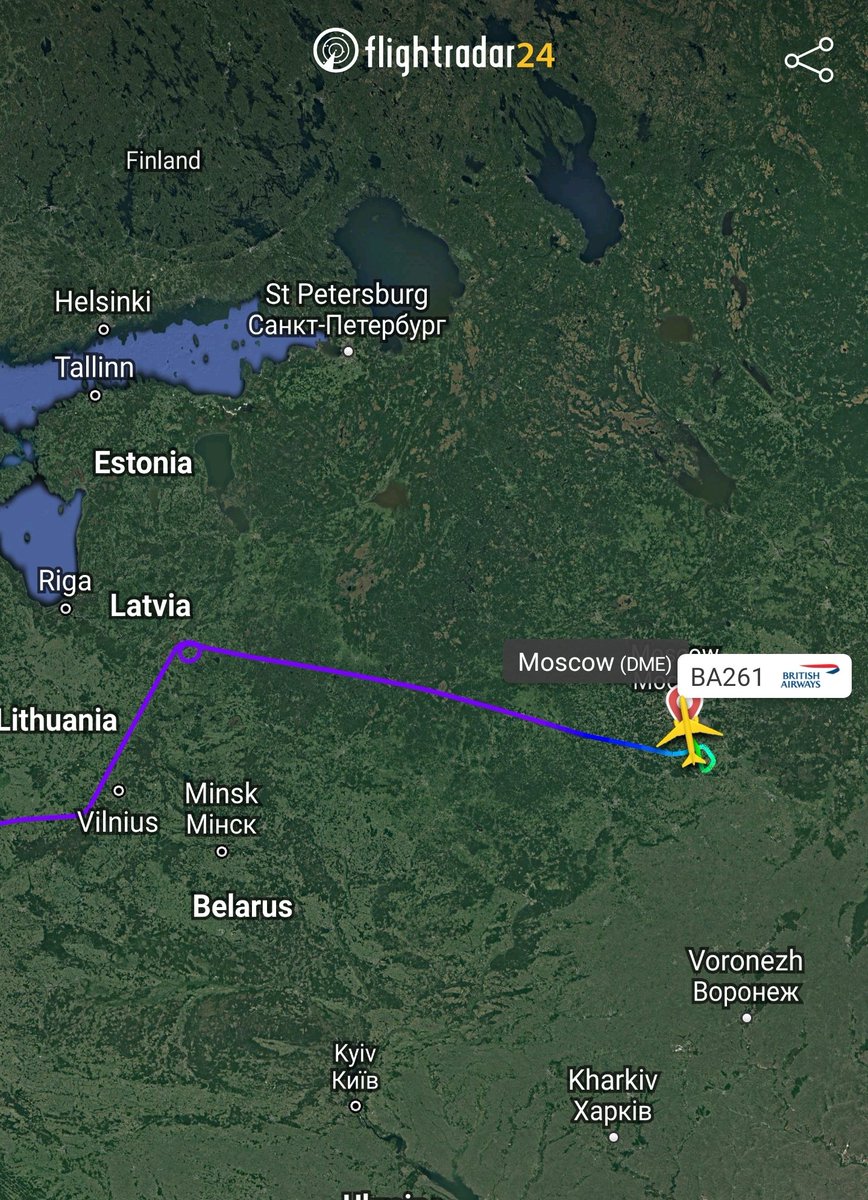 FlightModeblog's tweet photo. British Airways #BA261 from #London Heathrow to #Islamabad avoided Belarusian airspace and decided to diverted at #Moscow Domodedovo Airport,probably for additional fuel.
#Belarus #Minsk #aviation #avgeek #avgeeks #flights #travel #Traveler #uk #BritishAirways #British #Pakistan https://t.co/BcSmFv5D5d