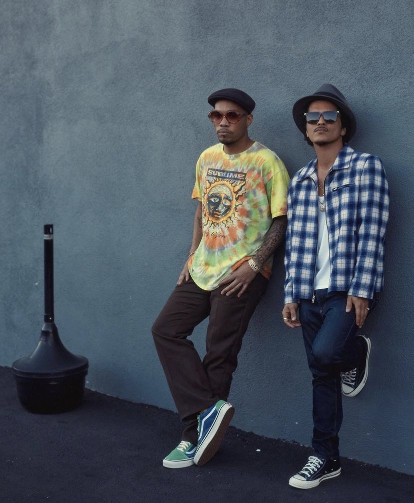BmfMx's tweet photo. ¡Recuerden que el jueves 27 tenemos actuación de Silk Sonic en los #iHeartAwards!
#LetSilkSonicThrive

@silksonic @BrunoMars @AndersonPaak https://t.co/5L04pIBeZl