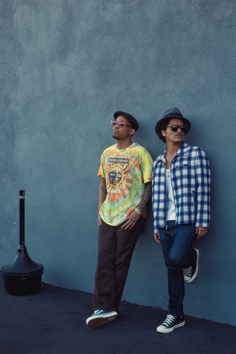 BmfMx's tweet photo. ¡Recuerden que el jueves 27 tenemos actuación de Silk Sonic en los #iHeartAwards!
#LetSilkSonicThrive

@silksonic @BrunoMars @AndersonPaak https://t.co/5L04pIBeZl