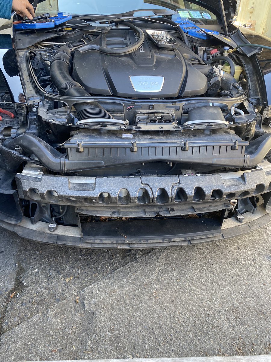 CarAirCond's tweet photo. #porsche #panamera #aircon #outwiththeold #inwiththenew #condenser #wetraveltoyou #mobileservice ❄️❄️❄️❄️❄️ #happycoldcustomer #leakdectection #R134a #dublinairconditioning https://t.co/rNEiOV8t35