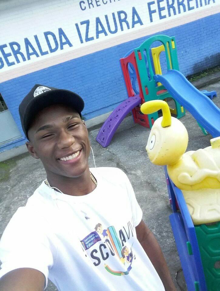 McNegaodabl's tweet photo. Já fui Camelô💧🥤🛢Já trabalhei na Creche🎒👶 📚Ja fui Controlador de trânsito 🚦🚗 Nessa época minha condução era essa Bike aí 🚲 Guardo na minha mente🧠todos aqueles que Riam quando eu passava de Bike pra ir cantar 🗣🎤 Nada foi fácil🤦🏽Mas mostrei que nada é impossível 🙅🏾‍♂️ 🙌⛵️ https://t.co/enNdIXdI2X