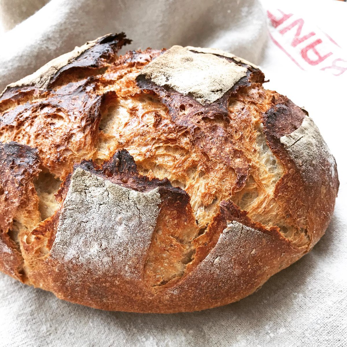 BreadBakerDani's tweet image. Trialling German Farmer’s Bread following a request. Very pleased with the results - rye, oats, buttermilk and caraway seeds feature #germanbread #realbread #artisanbread #artisanbaker

📸 instagram.com/p/CPRNSySDchB/ via tweet.photo