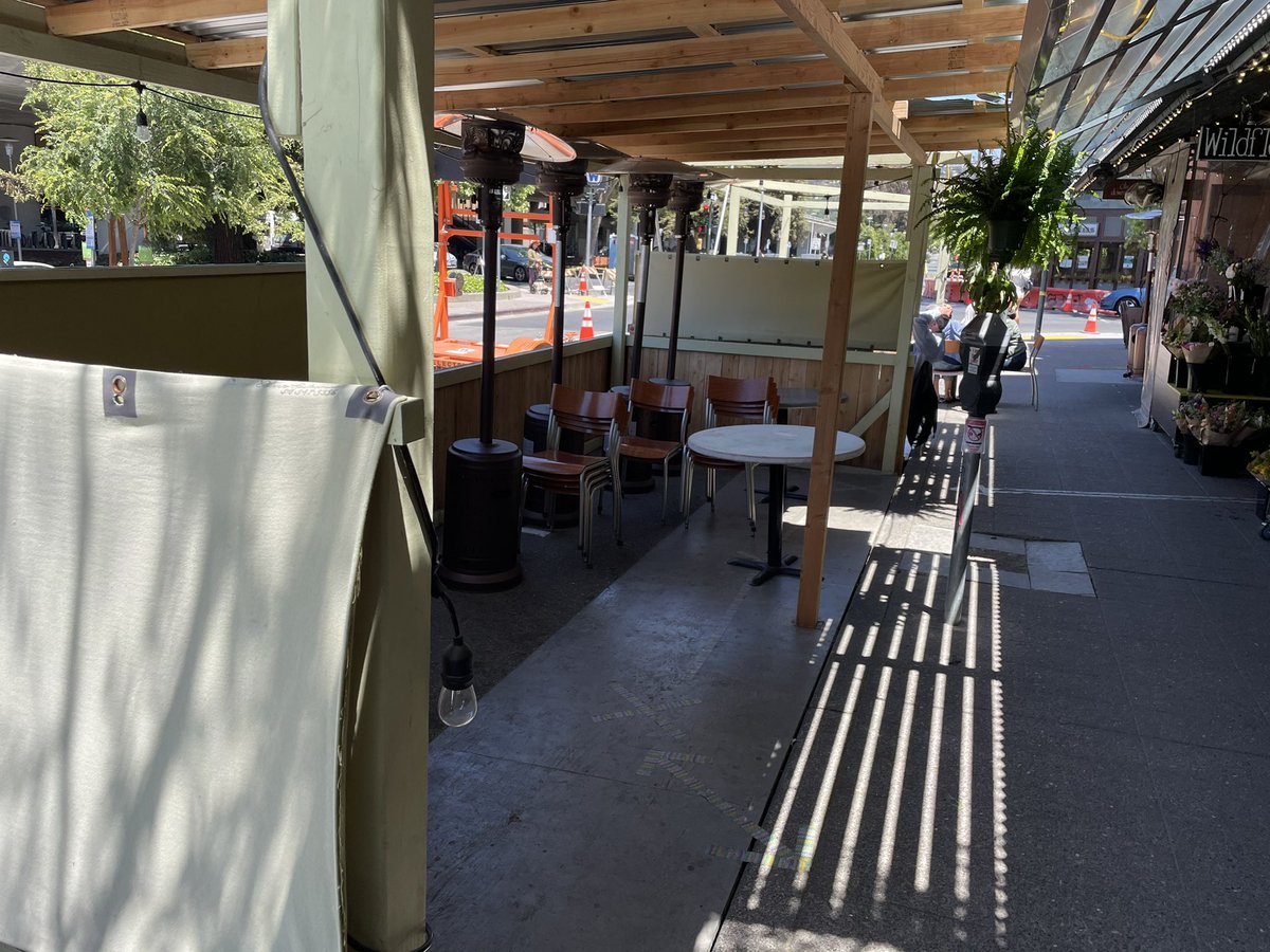 EveryParklet's tweet photo. 25: Market Hall, 5644 College Ave (seating on Shafter). There’s something chaotic about this one - maybe the narrow, sheltered sidewalk blocked by seating, or the full sun. I think the one not in use is for the restaurant, closed midday, but MH patrons would enjoy if it were open https://t.co/cXUAPGrzgx