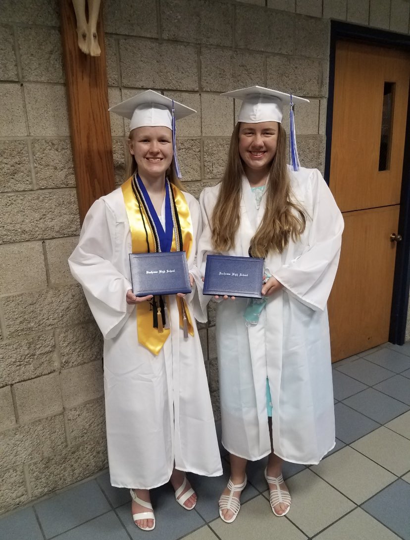 KeyClubDuchesne's tweet photo. Congrats to our seniors!!! We are so proud of you all! Wishing the best of luck to you guys in your future! 🥳💙🤍 https://t.co/sdxiNMugQF