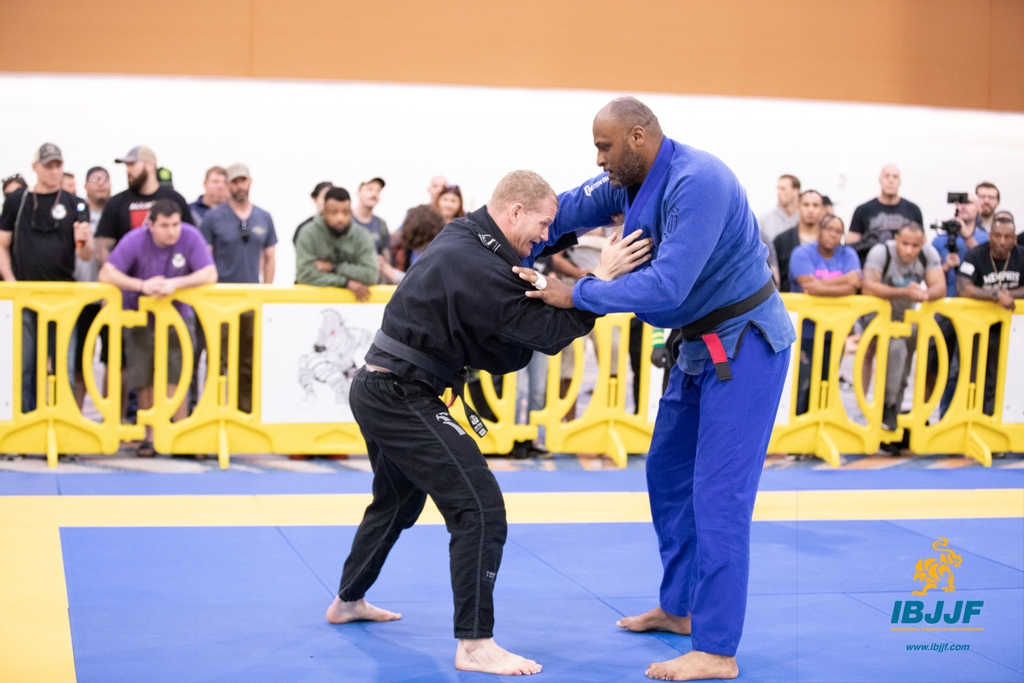 ibjjf's tweet photo. Open-class action shot from the Memphis Open 2021 https://t.co/oaDkkqUFhu