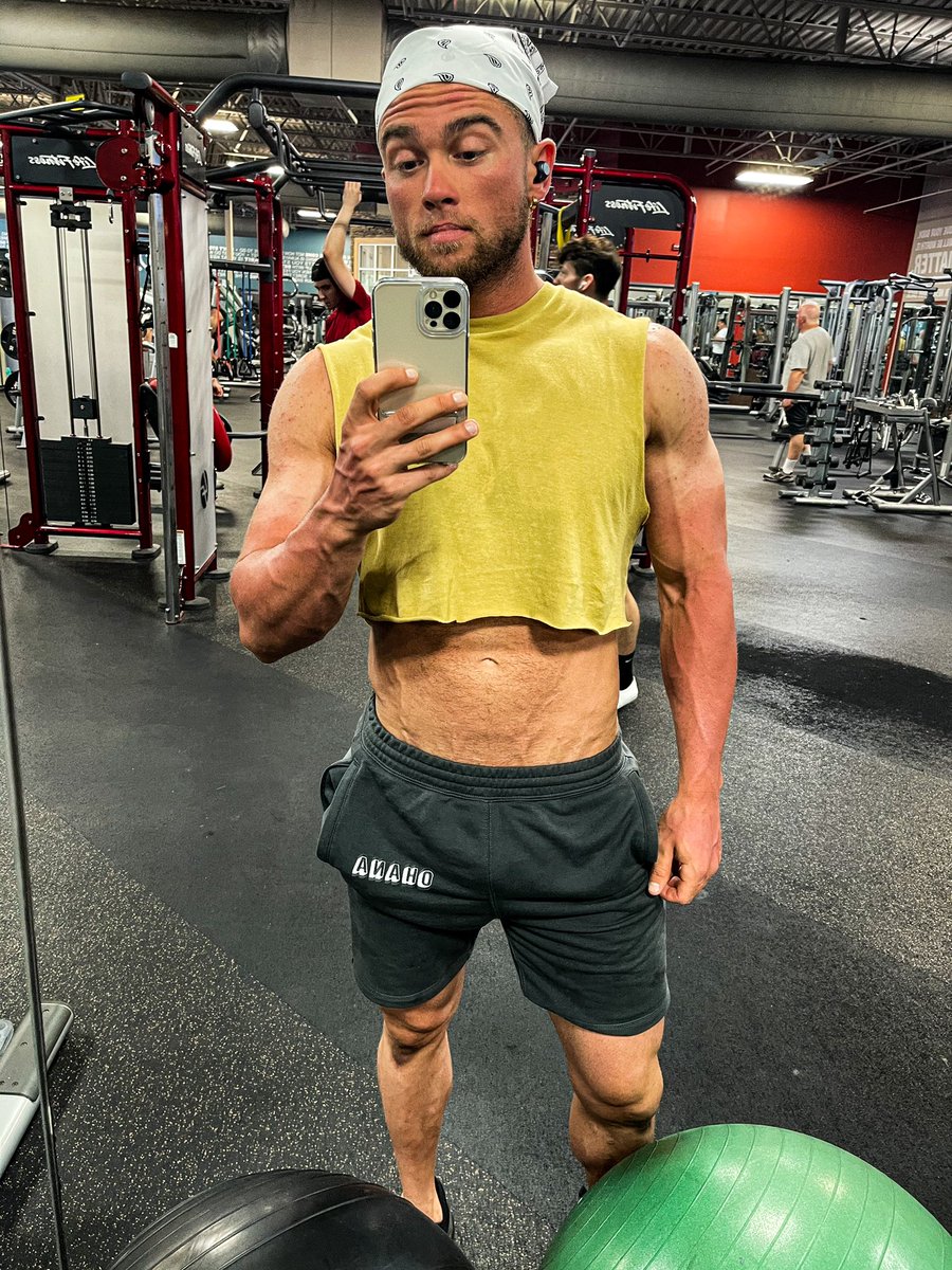 Noah_C_Purvis's tweet photo. @RusSwole I think we onto something here! Bro top gang! #croptop #bro #brotop #gym #swole #shredded #gymlife #Summer2021 #selfi #bodybuilding #bodypositvity https://t.co/HuYQVALHlF