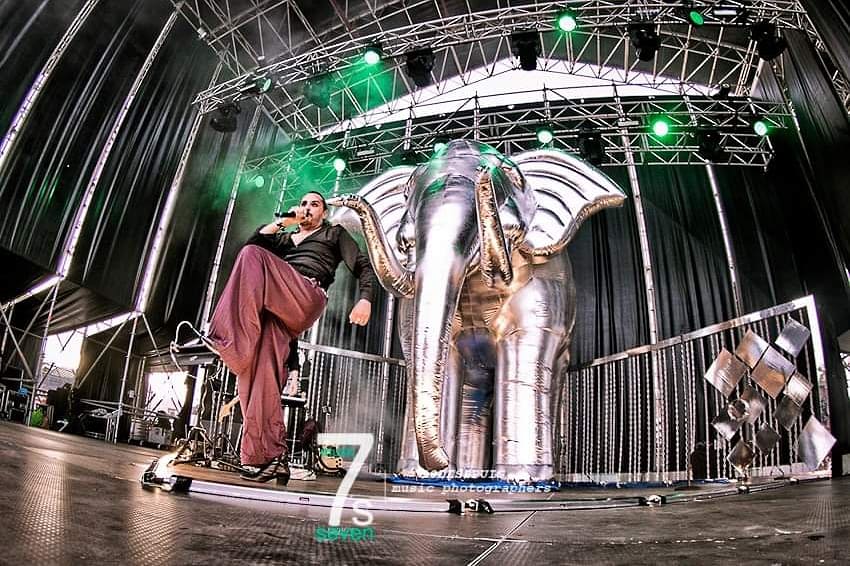 7s7Magazine's tweet photo. Por el Auditorio de @Muelle12alc en #Alicante pasaron @Mastodonte2021 con su gira #simplementeperfectotour ...así podríamos definir el espectacular show de @asieretxeandia y #EnricoBarbaro #mastodonte 
CRÓNICA Y FOTOS
https://t.co/oMgw15Ohwa https://t.co/sMvsZ6zPMu
