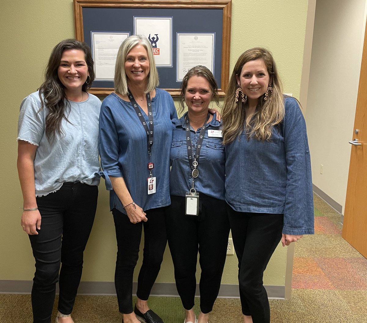 When great minds think alike!! <a href="/HudsonBendMS/">Hudson Bend MS</a> <a href="/jnederveld/">Julie Nederveld</a> <a href="/CoachLeDoux5/">Coach LeDoux</a>