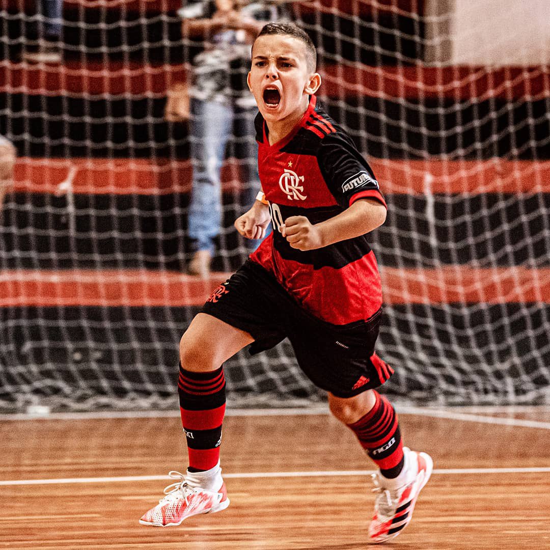 PedrinhoPit10's tweet photo. 🤩A vida não é sobre quem tem mais talento. É sobre quem tem mais fome.👊🏻 ISSO AQUI É FLAMENGOO 🔴⚫️🔥 #pit10 @Flamengo @FlamengoBase @adidasbrasil https://t.co/FMP7telGbd