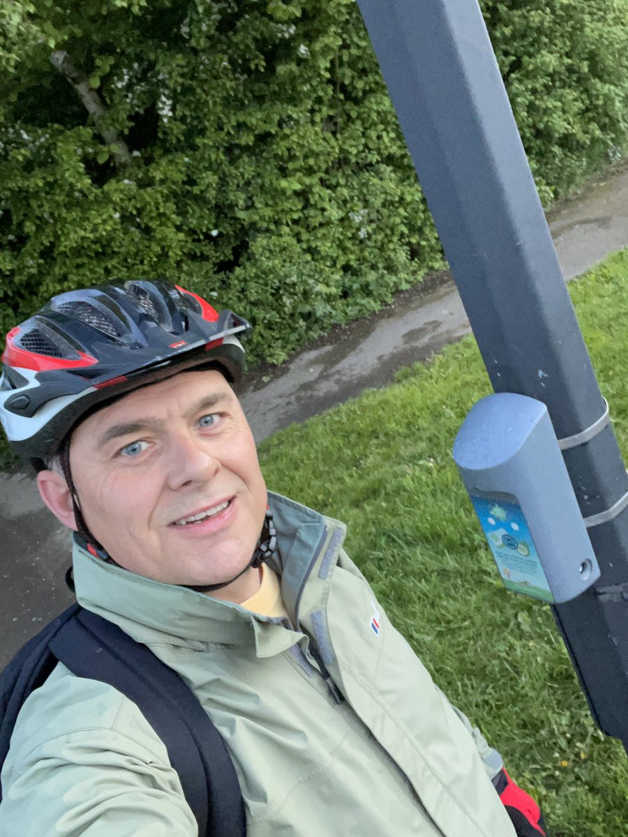 Waynejarvis01's tweet photo. Night ride on my own tonight doing BTS,seen quite a few people out doing the same. 31 boxes tonight over almost 12 miles and the lads did 9 boxes earlier after school. Keep at the top BSJS. @BramleyJunior @Samanth63532171 
@MissBowenGreen1 @BTSRotherham https://t.co/dcoFVCC7mf