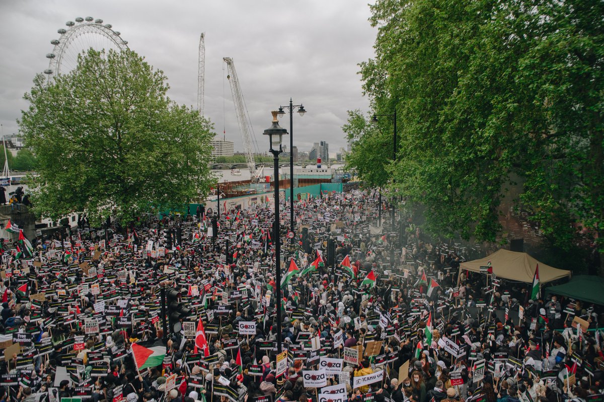 yushyontherun's tweet photo. Britain’s largest Palestine demo in history
Shot for @HUCKmagazine
Big thank you to @bencsmoke
https://t.co/yBgufLujzB https://t.co/xaKKBm1pum