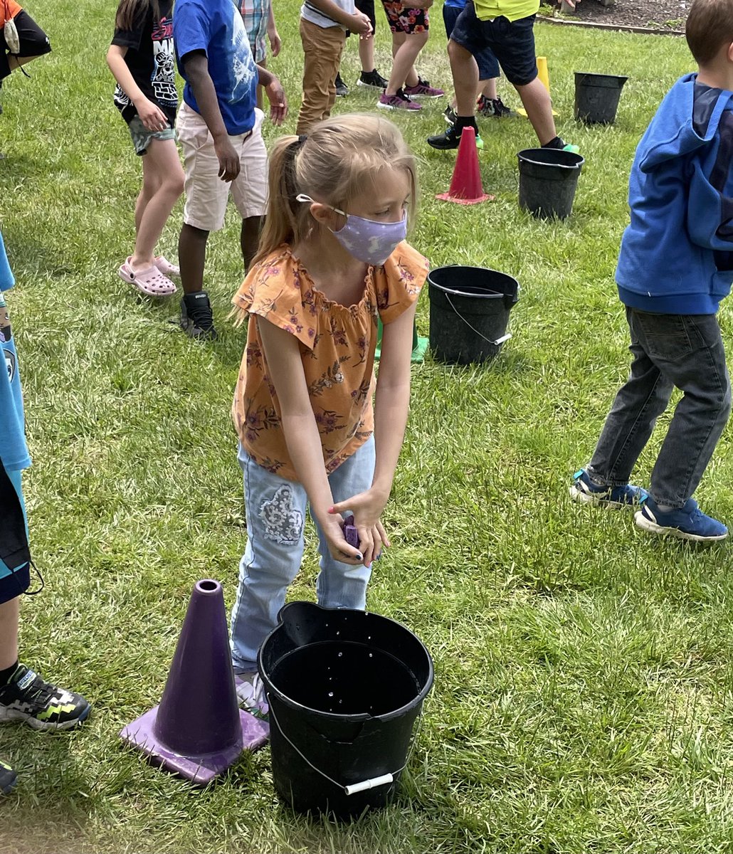 GoldPrincipal5's tweet photo. The Special Areas Extravaganza has been a huge hit for our students at the Gold Academy!! Thanks to Rachel Slagle, Curtis McGill and Kristen McNew for all of their hard work!! 
@DELC_Gold 
@StrubeSusan 
@MSDDecatur https://t.co/wJ86KFDoJb