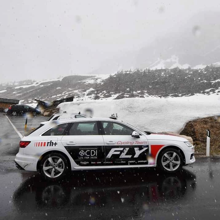 FLYCyclingTeam's tweet photo. Stage 16 of #GiroE 🌧☔️🌨❄️
-
#FlyCyclingTeam
#FlyCyclingTeamCdi
#FlyTeam
#CentroDiagnosticoItaliano
#CdiPerLoSport
#CDIperlaprevenzione
#rhthelookofsport
#rhpeople
#zerorh
#LookCycle
#LookClubItaly
#RideYourDream https://t.co/hNNT7ZKDCI