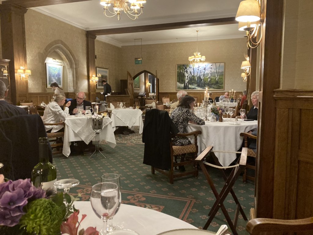 DryCleanDavid's tweet image. Staying @AshdownPark for a few nights with hubby jason @woodlandcarpet1 - it’s great to be away at last and dinner tonight in the Anderida restaurant was one of the best meals I’ve ever had - and I’ve had quite a few 🤣