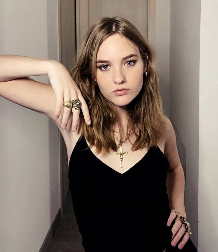 god is a woman, her name is victoria