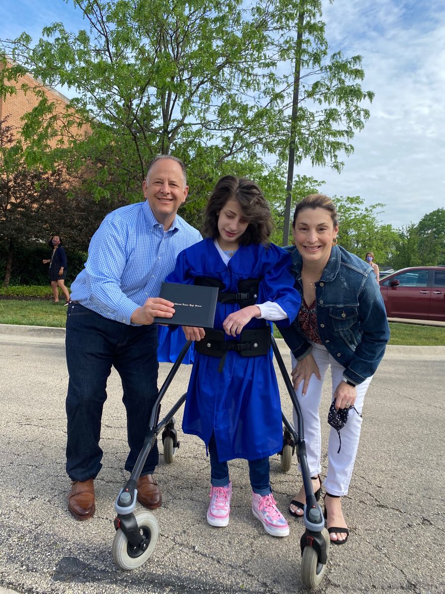 Congratulations to Renee and family as they celebrate her middle school #graduation! We join them in recognizing #District28 for creating an amazing celebration with school leaders, teachers, aids and friends. 
#classof2021 #highfive #MondayMilestone #MondayMotivation