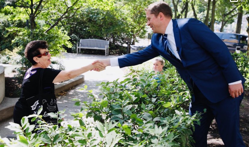 BornThisWay1966's tweet image. About as much as I bought this 😳 #fake #hedgegate 🤣