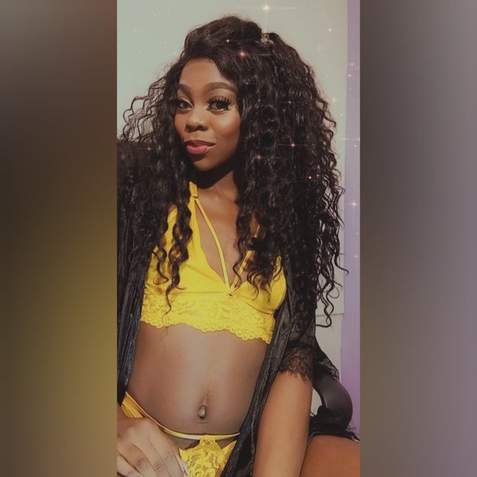 Negra Candela🔥😈💛 https://t.co/z3aNiTFhxL