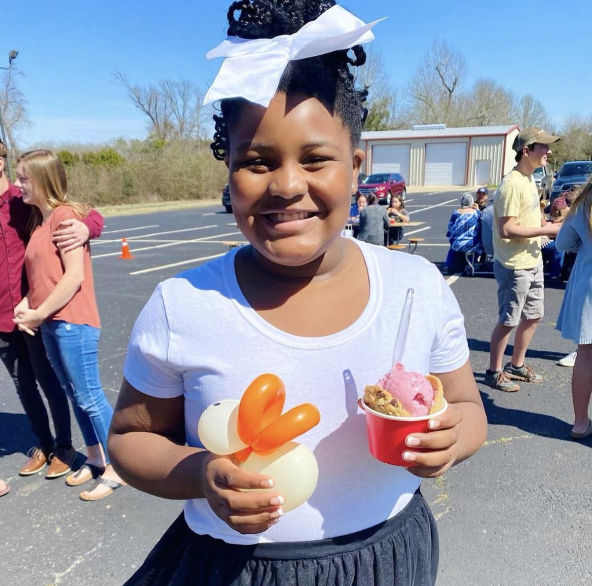 Pokey_O's tweet photo. Our ice cream and cookies make any event 10000x better! Head over to https://t.co/MbfdtEdS8O to schedule your event!

📸: @pokeyostyler
#dallasfood #dallasdesserts #texassweets #pokeyos #pokeyosdallas #Icecream #icecreamsandwich #dfweats #dessertgram #EEEEEATS #forkyeah https://t.co/lPxufybQ9t