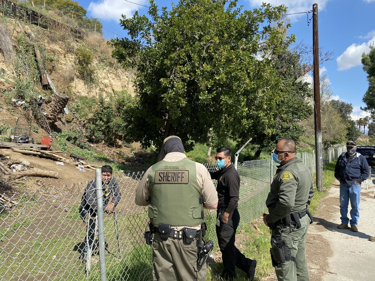 CPBLASD's tweet photo. Our HOST(homeless outreach services team) are out every day providing aid to people in need. #lasd #lasdhost https://t.co/tw94XIzg6C
